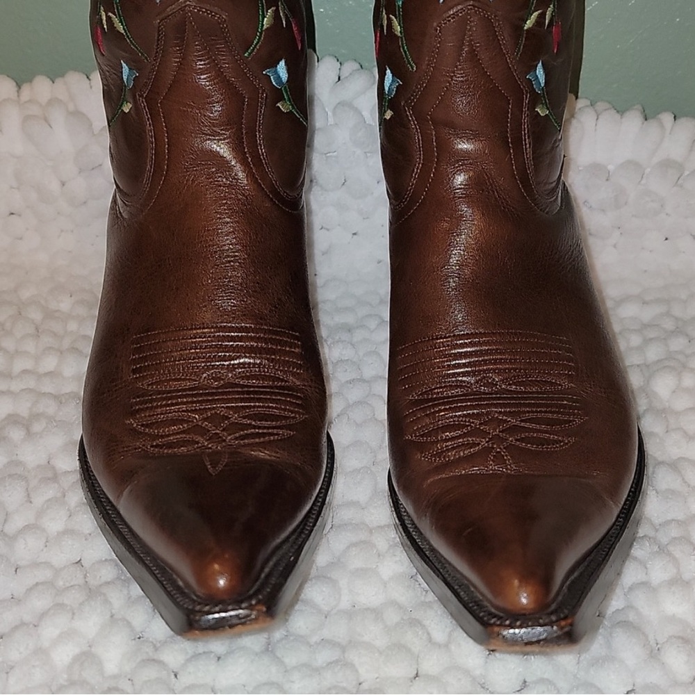 Hand made Lane, Brown Falling Flowers Western Boot - Picture 3 of 16